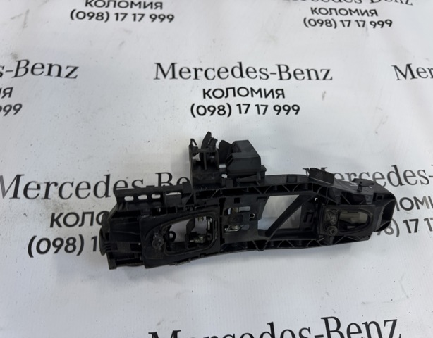 Тримач зовнішньої ручки дверей, задніх лівих A0997602100 MERCEDES