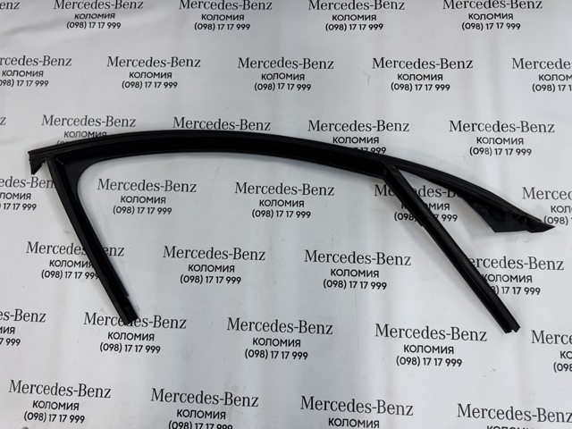 Направляюча скла рамки двері, переднього права A2057254600 MERCEDES