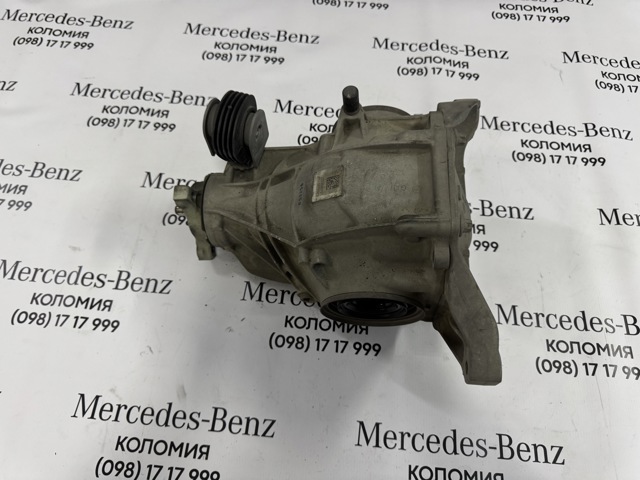 Кришка редуктора заднього A2133510008 MERCEDES