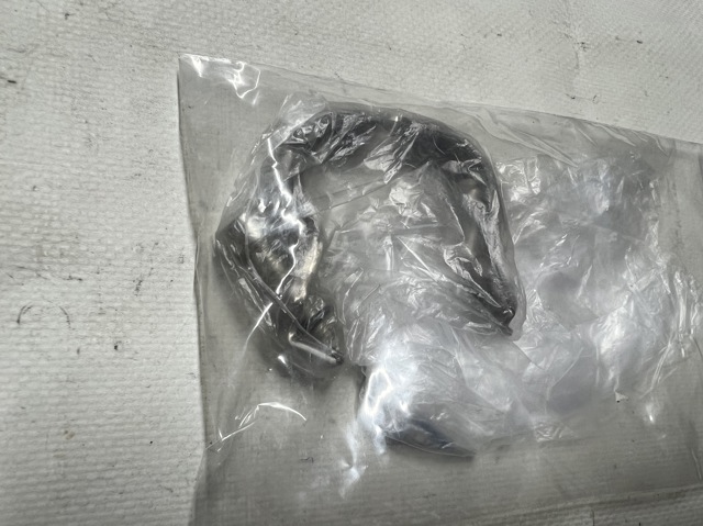 Кронштейн баку паливного 04L253725A VAG