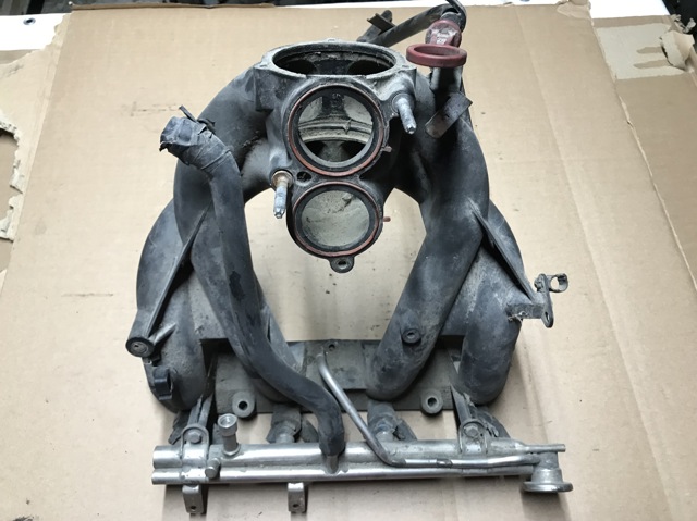 Колектор впуск нижній 11611432033 BMW