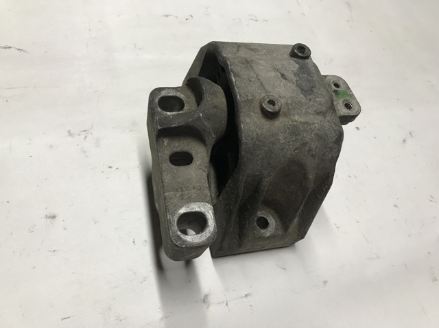 Права подушка двигуна 1J0199262 VAG