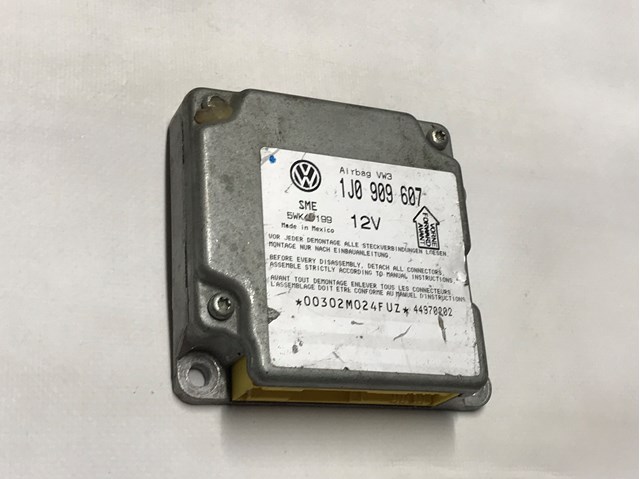 Блок управління airbag 1J0909607 VAG