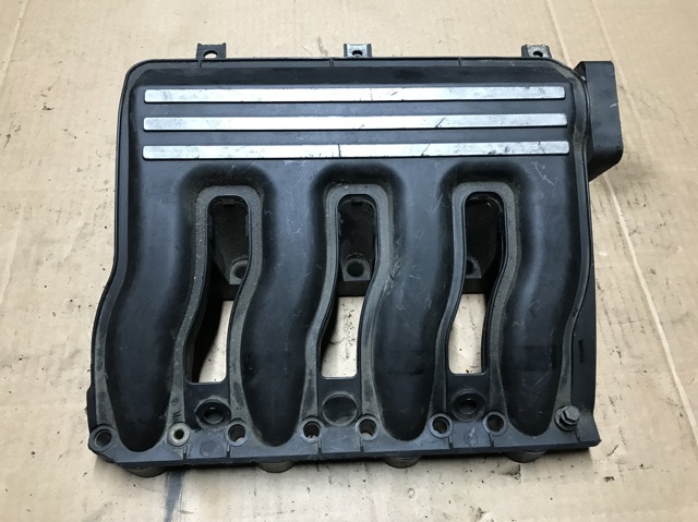 Колектор впускний 2246942 BMW