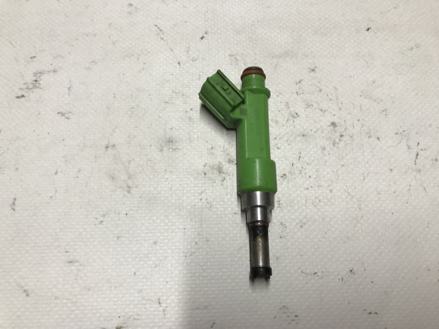 Форсунка паливна 232500V010 TOYOTA