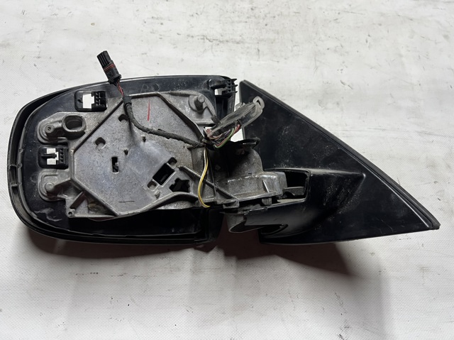 Корпус дзеркала заднього виду, правий 51167282736 BMW