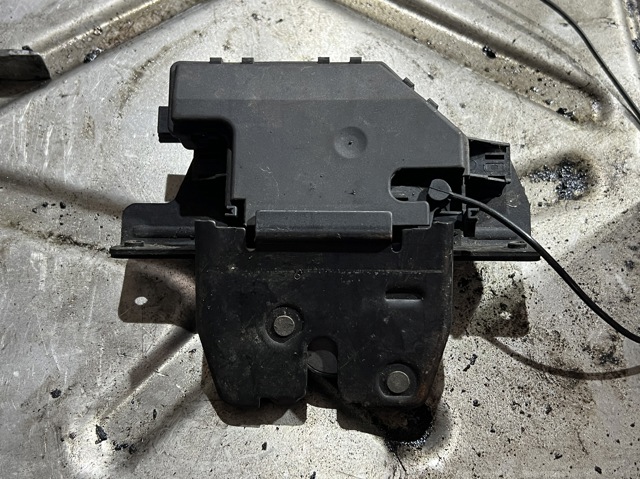 Замок, ручка і привід (багажника) 51248408492 BMW
