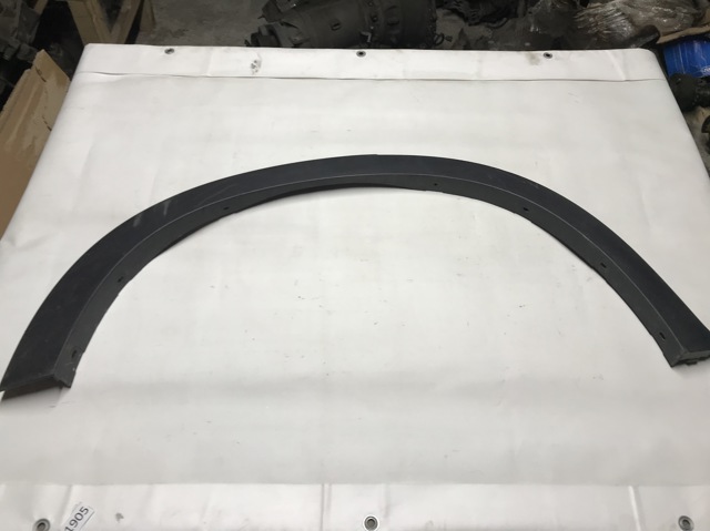 Молдинг арки колеса заднього, правий 51777158426 BMW