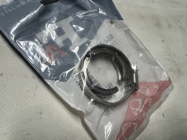 Хомут патрубка клапана EGR 554824 FA1