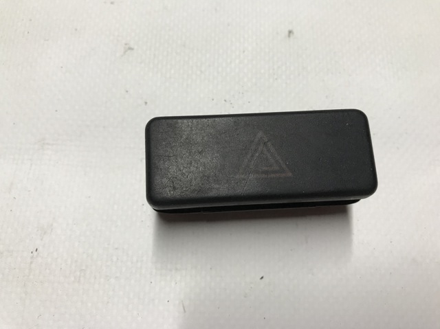 Кнопка включення аварійного сигналу 61311374220 BMW
