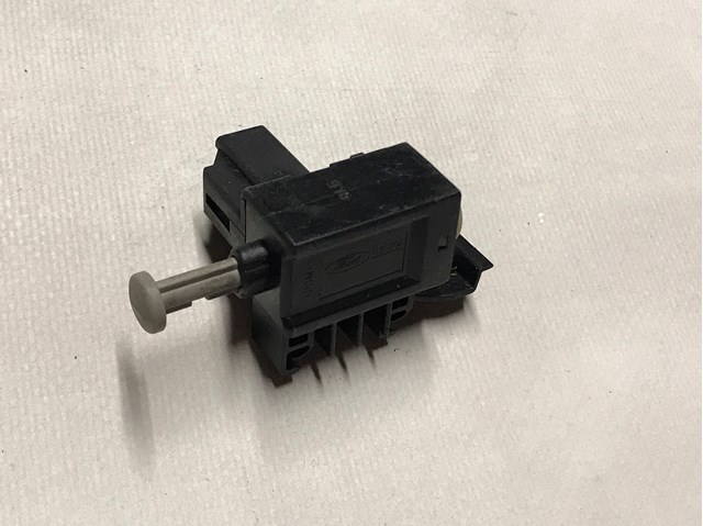 Датчик включення зчеплення 6G9T11A152AA FORD