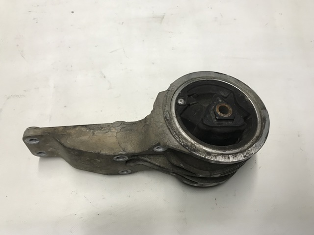 Підвіска роздавальної коробки 7H426068BB LAND ROVER