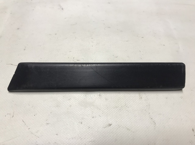 Молдинг переднього правого крила 8159294 BMW