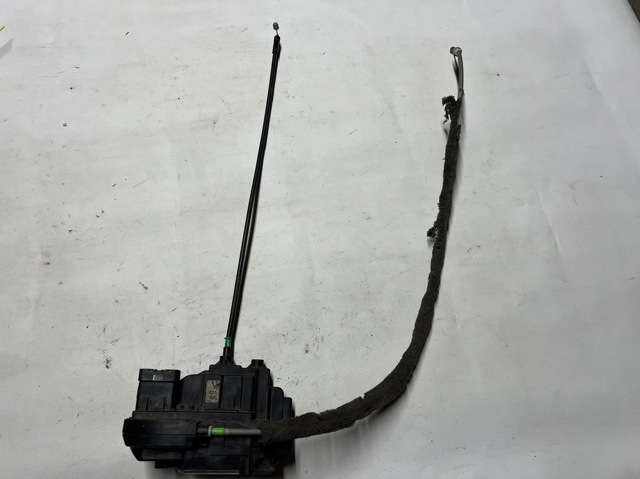 Замок задніх дверей, лівих 825030574R RENAULT