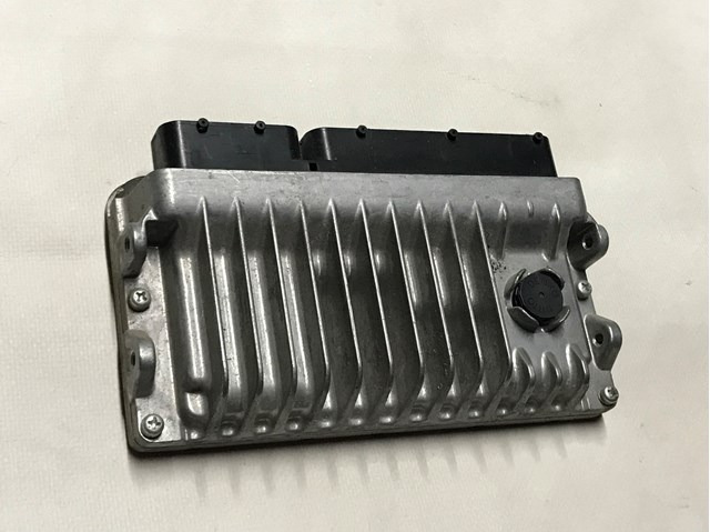 Блок електронного управління 8966106T20 TOYOTA
