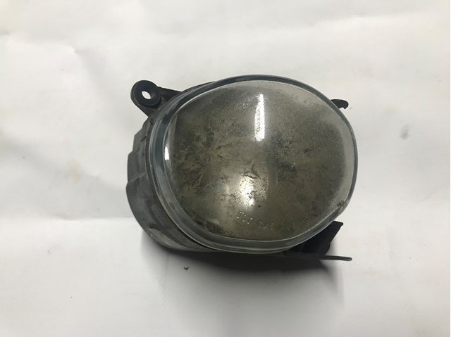 Туманка права 8D0941700B VAG