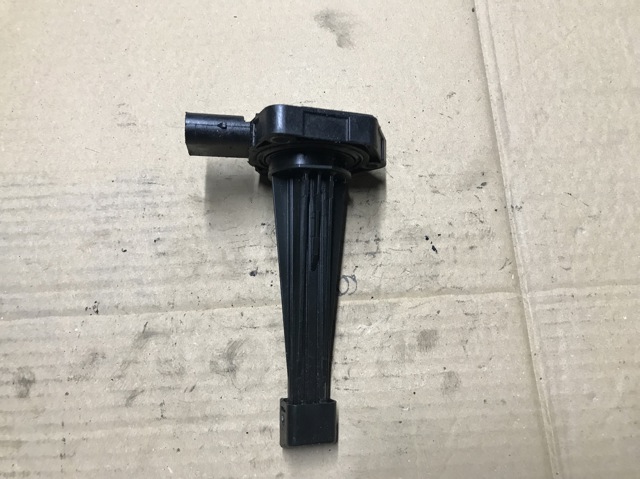 Датчик рівня масла двигуна 8W936C624BG LAND ROVER