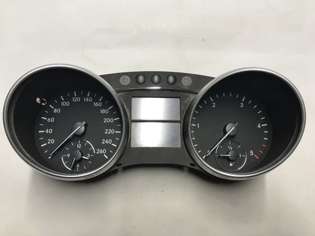 Панель приладів A1645403347 MERCEDES