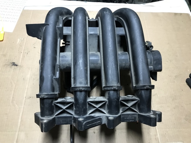 Колектор впускний A2661410201 MERCEDES