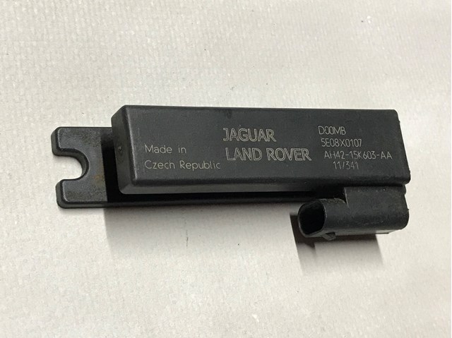 Антена на дах AH4215K603AA LAND ROVER