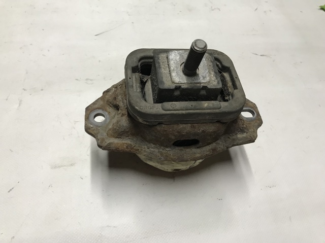 Подушка (опора) двигуна, ліва/права KKB500590 LAND ROVER