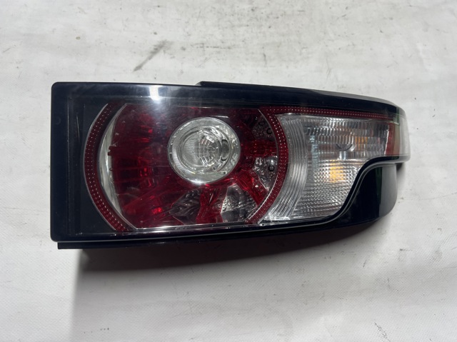 Ліхтар задній правий LR025146 LAND ROVER