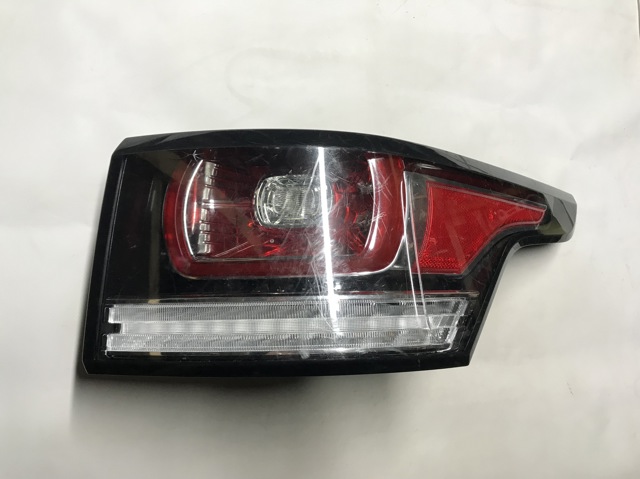 Ліхтар задній правий LR061588 LAND ROVER