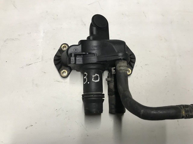 Корпус термостата LR073372 LAND ROVER