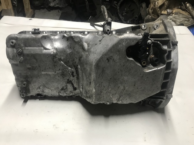 Піддон двигуна R6460142102 MERCEDES