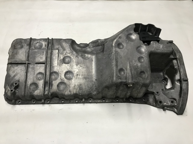 Піддон двигуна R6470140502 MERCEDES