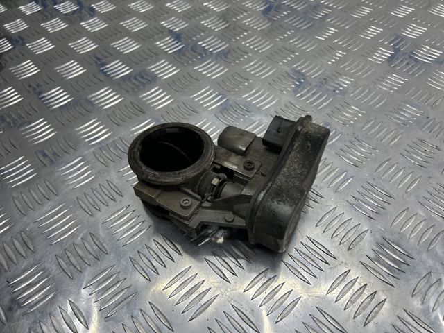 Дросільна заслінка в зборі 03L128063F VAG