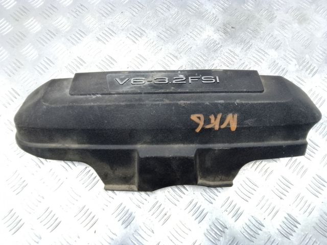 Кришка двигуна декоративна 06E103925H VAG