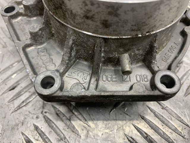Водяний насос 06E121018C VAG
