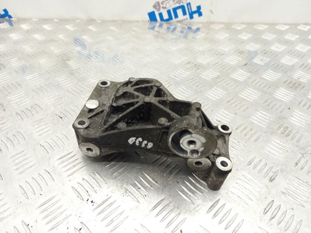 Кронштейн генератора (натяжний) 06E903143G VAG