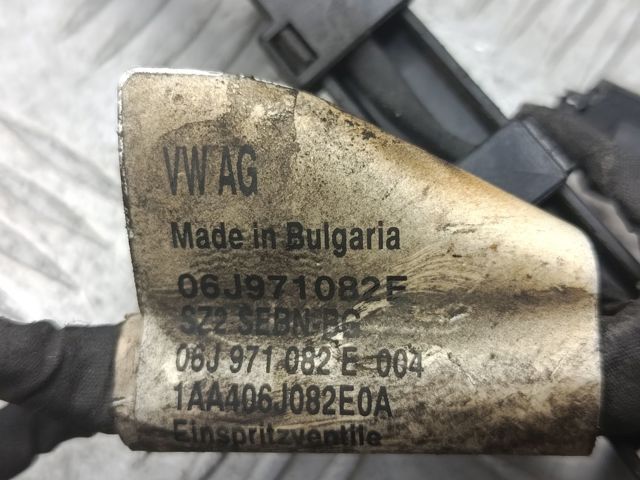 Роз'єм (фішка) паливної форсунки 06J971082D VAG