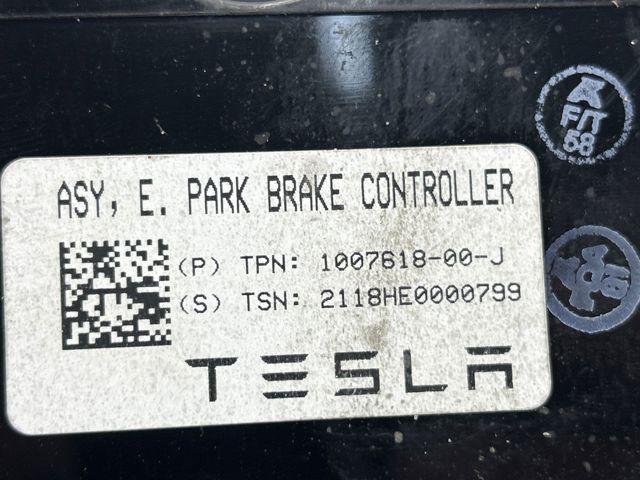 Блок стоянкового гальма 100761800J TESLA