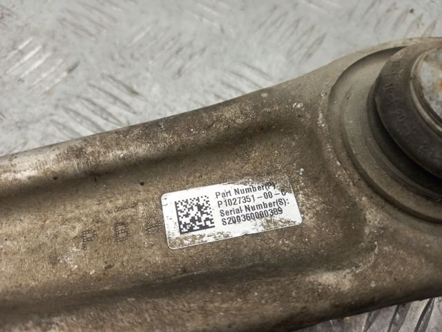 Важіль передньої підвіски нижній, лівий/правий 102735100C TESLA