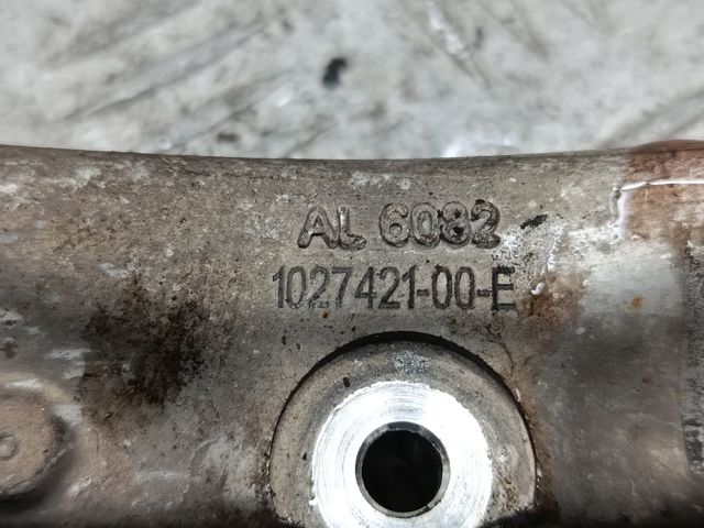 Важіль задньої підвіски верхній, лівий/правий 102742100E TESLA