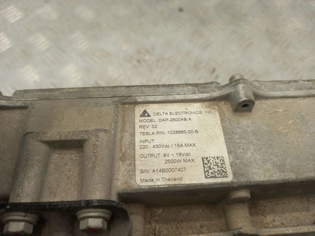 Перетворювач постійного струму 102866500B TESLA