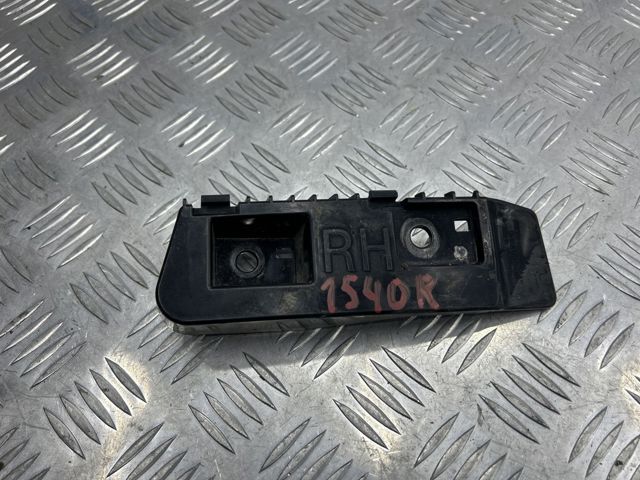 Супорт/кронштейн кріплення заднього ліхтаря, правий 108399300D TESLA