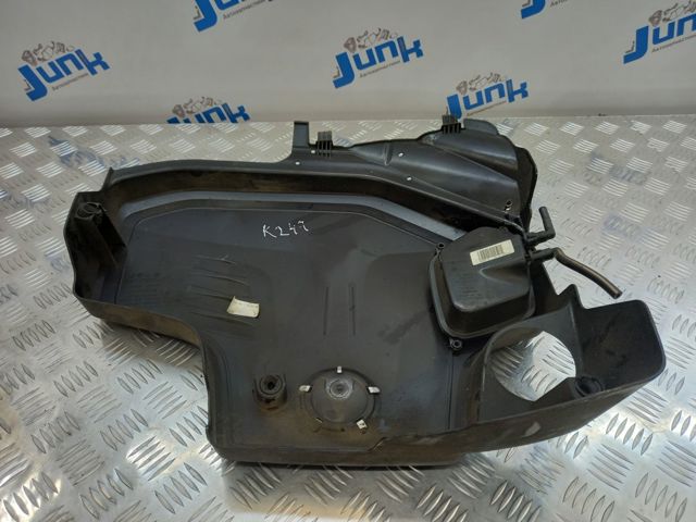Кришка двигуна декоративна 11127636791 BMW