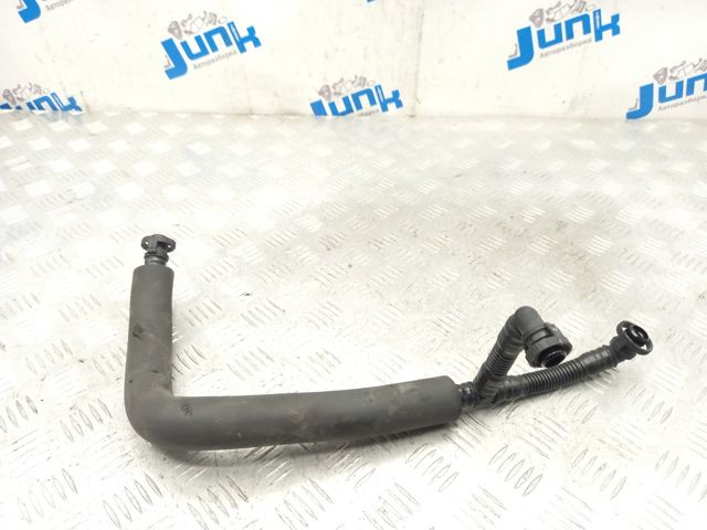 Трубка відводу картерних газів 11157581815 BMW