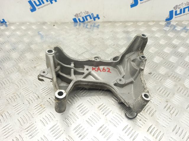 Кронштейн подушки (опори) двигуна, правої 112314BA0B NISSAN