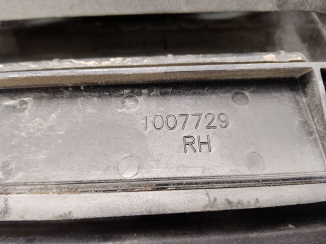 Ручка передньої двері зовнішня права 1135725S0A TESLA