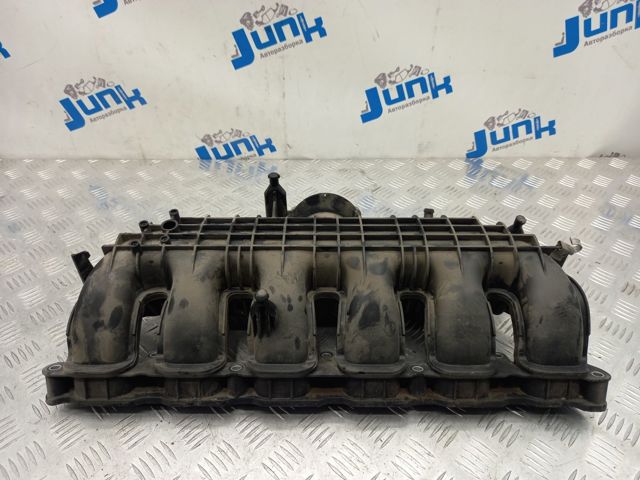 Колектор впускний 11617576911 BMW