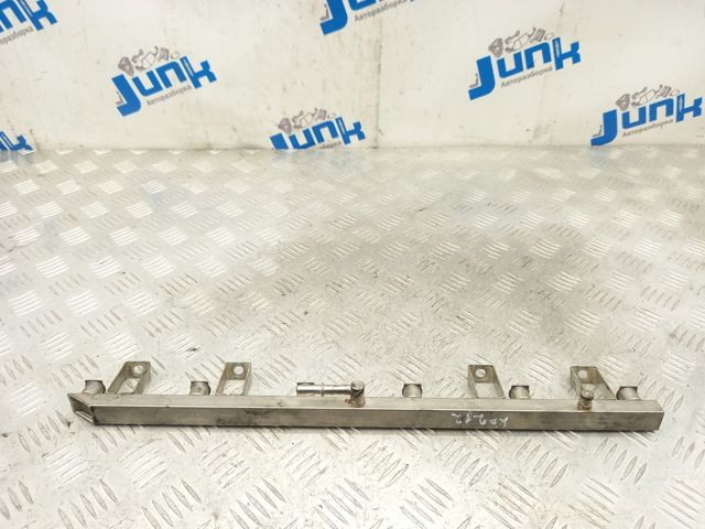 Рампа форсунок системи упорскування палива 13537542541 BMW