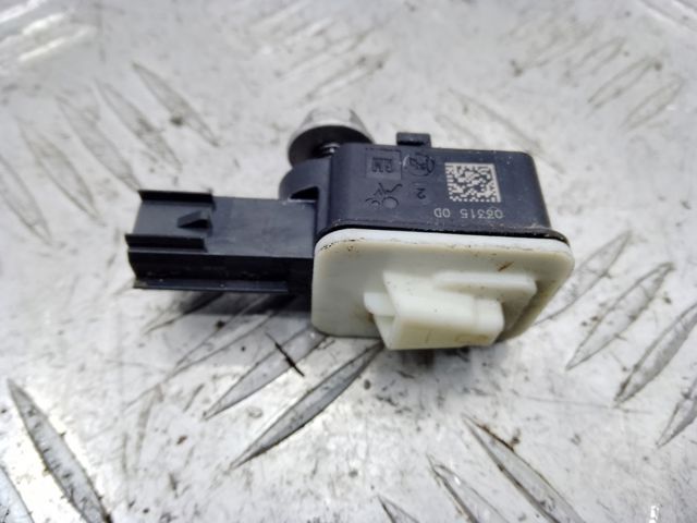 Датчик подушки безпеки 13576422 GM