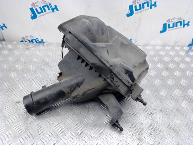 Корпус повітряного фільтра, лівий 165001CB1C NISSAN