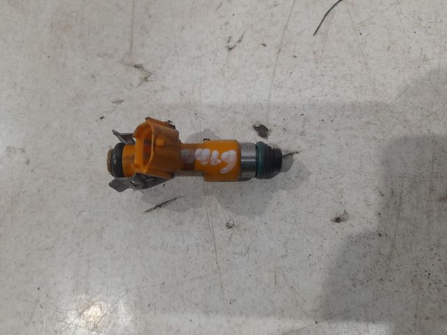 Форсунка вприску палива 16600EY00A NISSAN