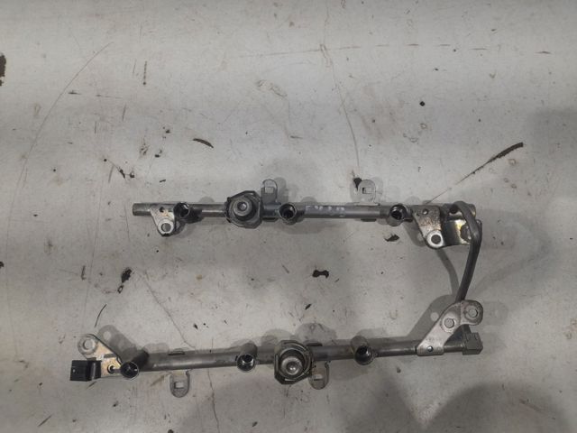 Розподільник палива 17521EY00A NISSAN